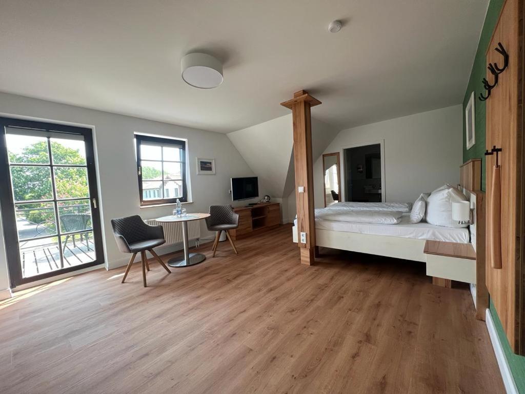 Hotel Ostseeland Rostock Buitenkant foto
