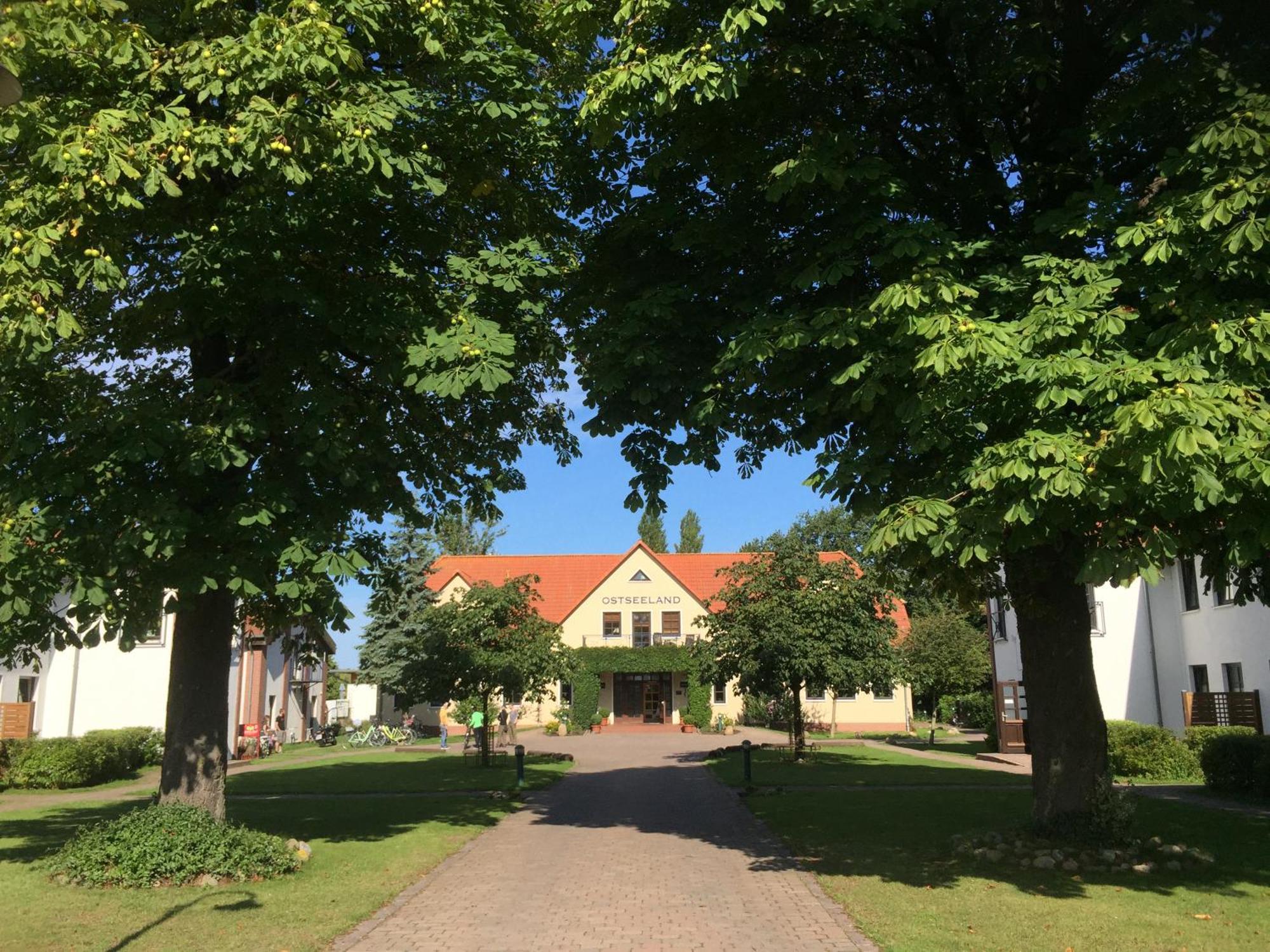 Hotel Ostseeland Rostock Buitenkant foto