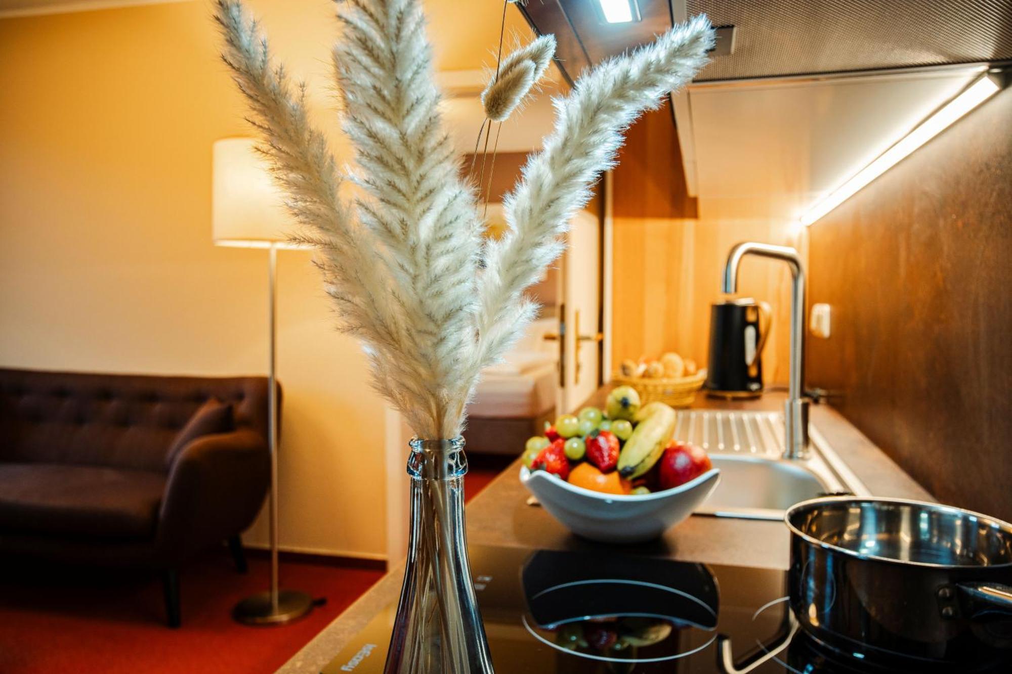 Hotel Ostseeland Rostock Buitenkant foto