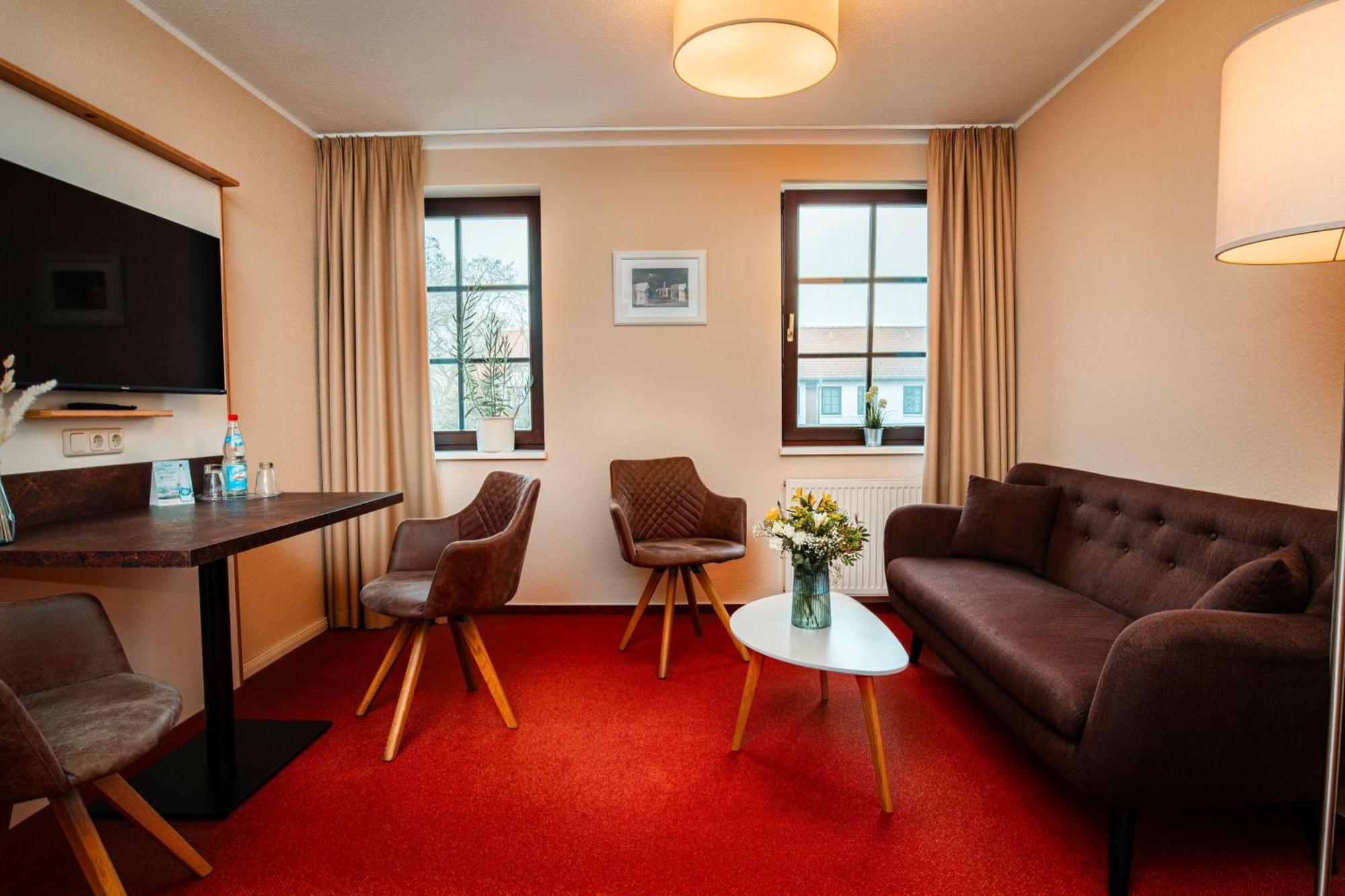 Hotel Ostseeland Rostock Buitenkant foto