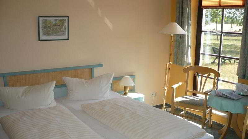 Hotel Ostseeland Rostock Buitenkant foto